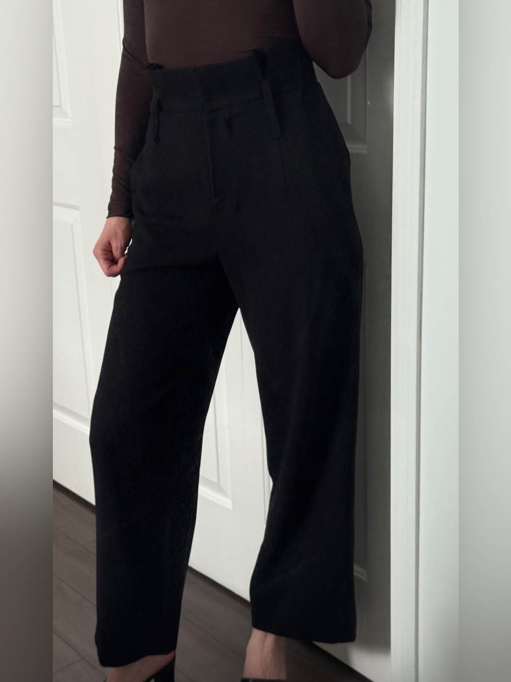 Aritzia Black High-Rise Wide-Leg Trousers - Picture 4 of 10